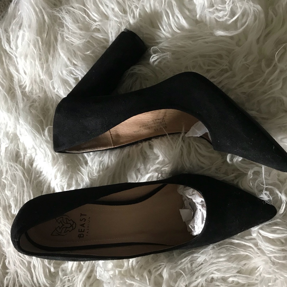 BEAST Fashion Black Pointy Toe Pumps